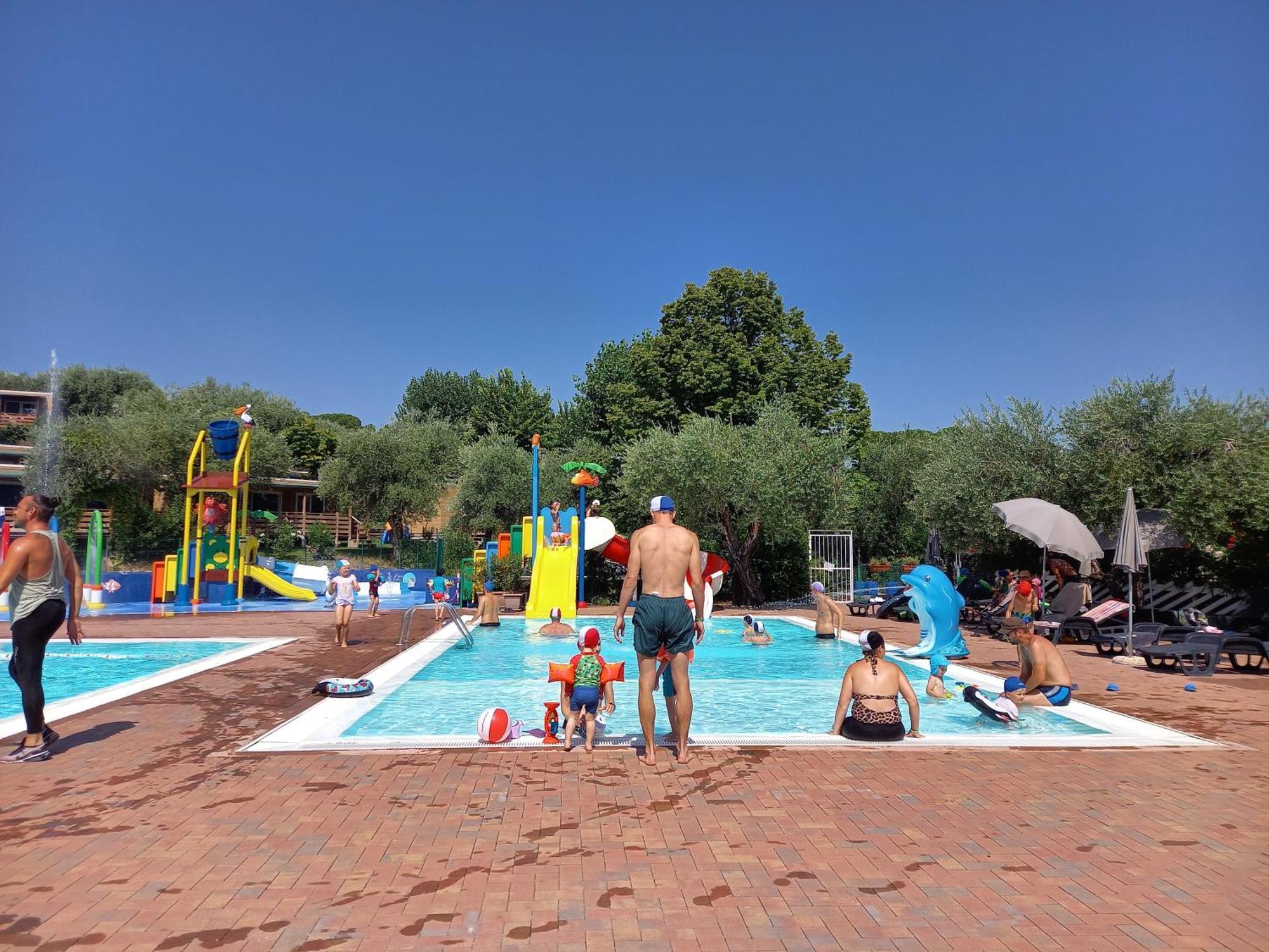 Campeggio Della Colombaia Padenghe sul Garda Luaran gambar